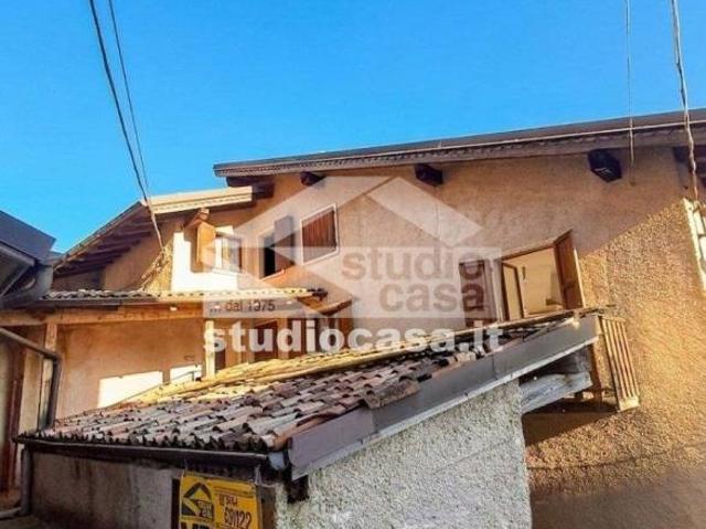 Casa indipendente in vendita a Ronzo Chienis via Zandonai