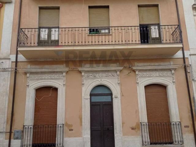 Casa indipendente in vendita a Rosolini SR