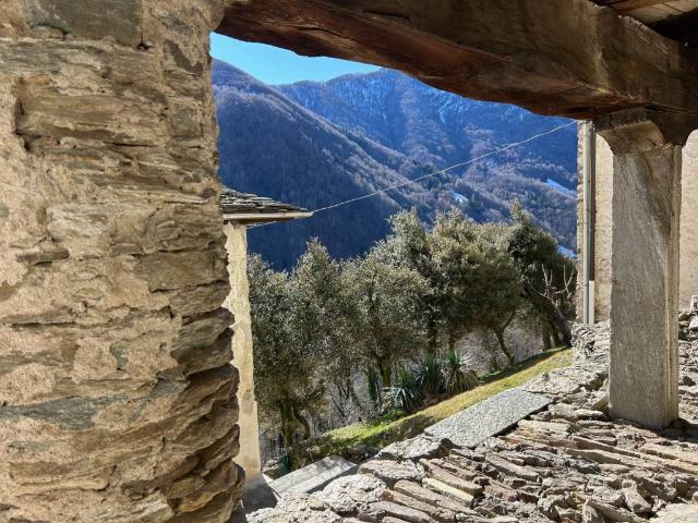 Casa indipendente in vendita a Rossa VC