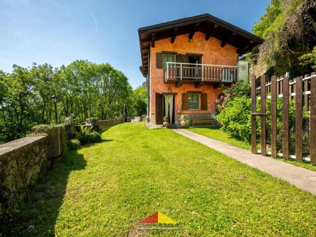 Casa indipendente in vendita a Rossana CN