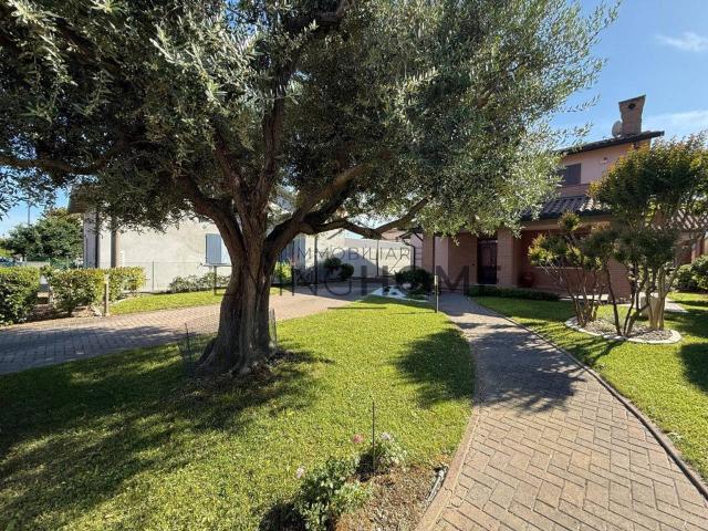 Casa indipendente in vendita a Ravenna