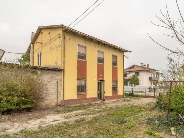 Casa indipendente in vendita a Ravenna