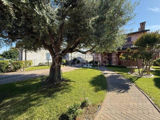 Casa indipendente in vendita a Ravenna, Fosso Ghiaia