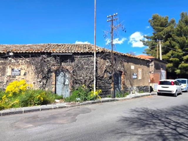 Casa indipendente in vendita a Ragalna CT