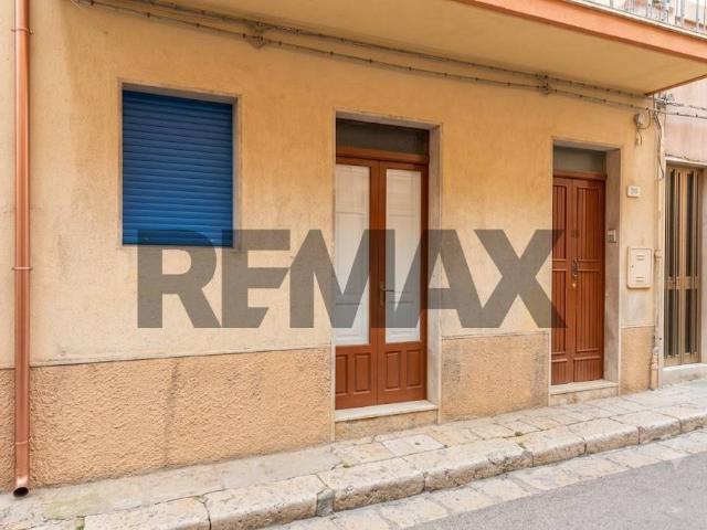 Casa indipendente in vendita a Ragusa, Centro città