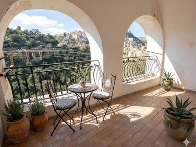 Casa indipendente in vendita a Ragusa RG