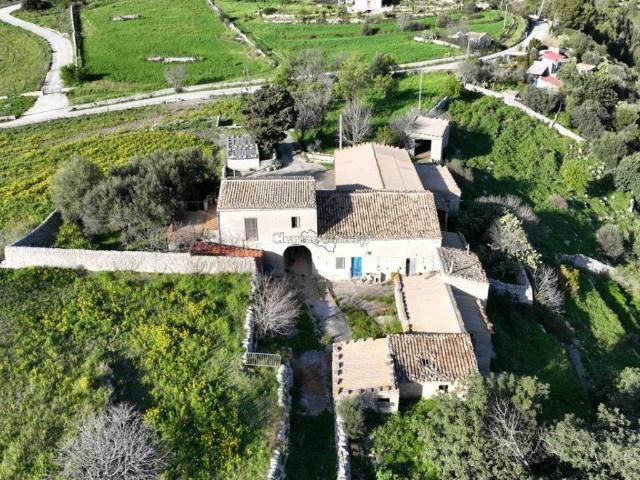Casa indipendente in vendita a Ragusa RG