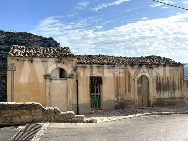 Casa indipendente in vendita a Ragusa via Perrera A, 13, Ibla