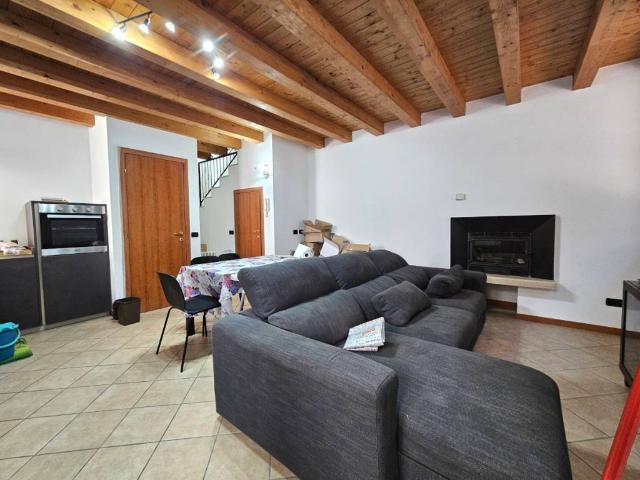 Casa indipendente in vendita a Ranica BG
