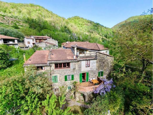 Casa indipendente in vendita a Ranzo IM