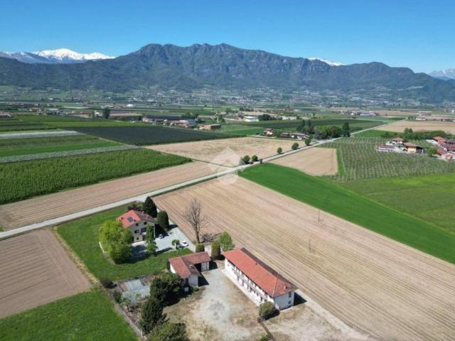 Casa indipendente in vendita a Revello via Barge, 1