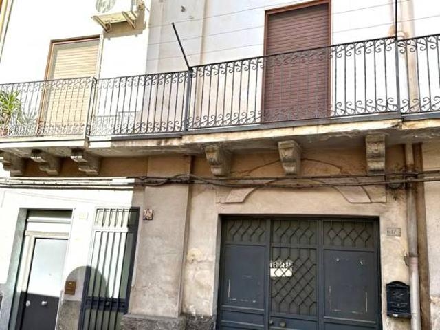 Casa indipendente in vendita a Regalbuto EN