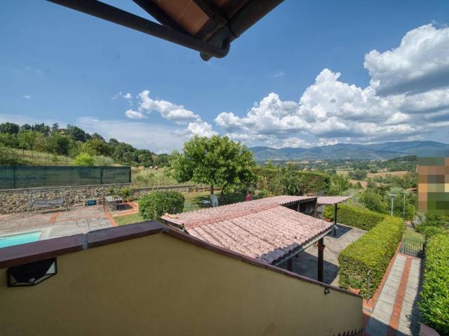 Casa indipendente in vendita a Reggello FI