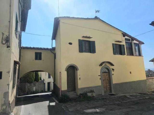 Casa indipendente in vendita a Reggello FI
