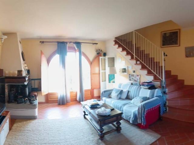 Casa indipendente in vendita a Reggello FI