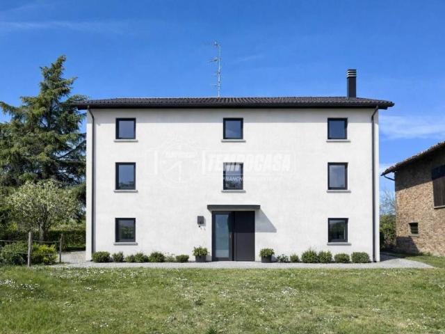 Casa indipendente in vendita a Reggio nell'Emilia via San Felice, Rivalta San Rigo