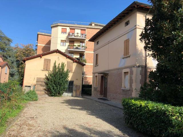 Casa indipendente in vendita a Reggio Emilia