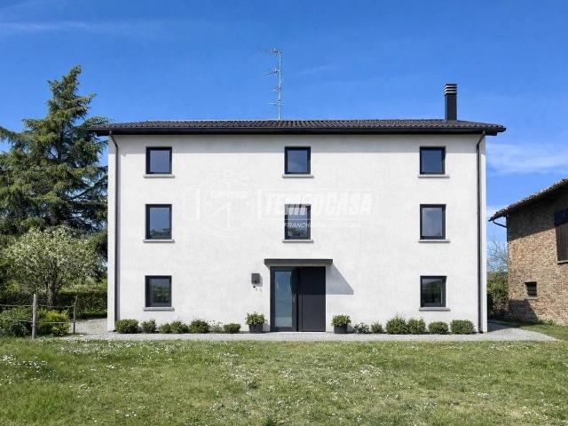 Casa indipendente in vendita a Reggio Emilia