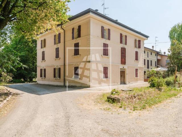 Casa indipendente in vendita a Reggio Emilia RE