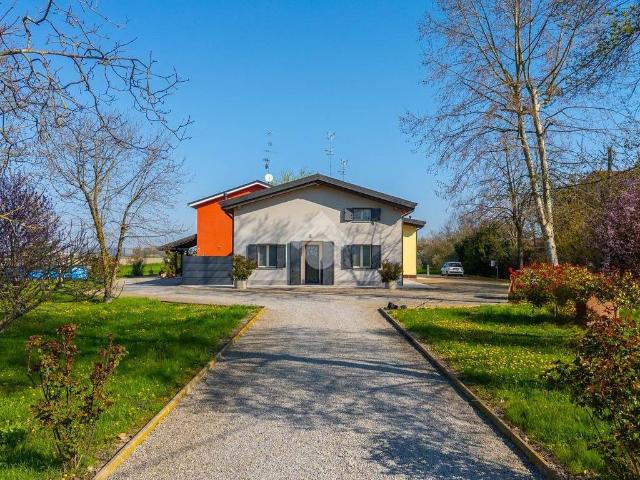 Casa indipendente in vendita a Reggio Emilia RE