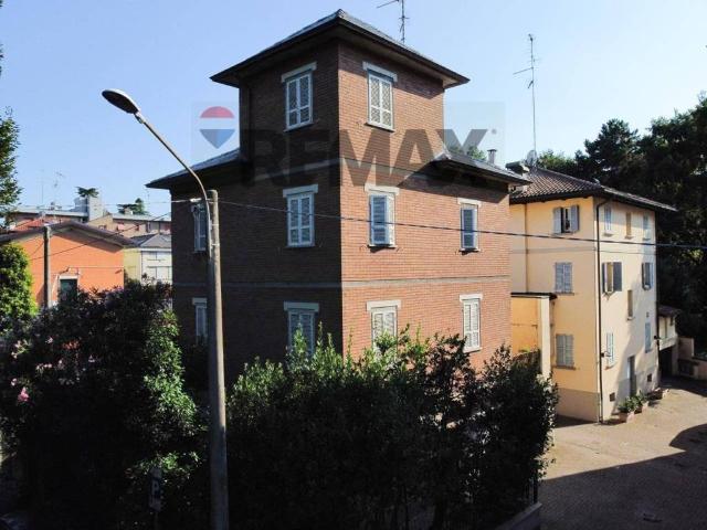 Casa indipendente in vendita a Reggio Emilia RE