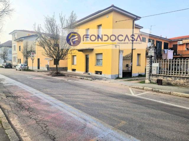 Casa indipendente in vendita a Rescaldina MI