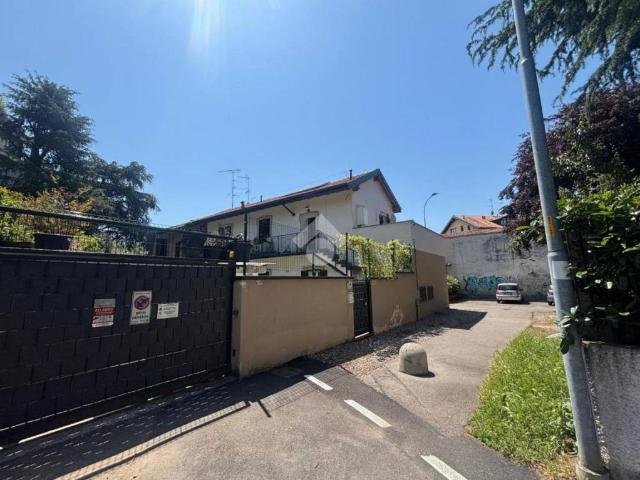 Casa indipendente in vendita a Rho vicolo Pace, 6