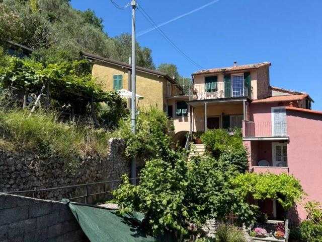 Casa indipendente in vendita a Riccò del Golfo di Spezia SP