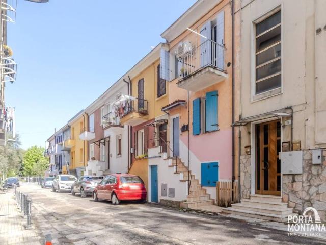 Casa indipendente in vendita a Rimini via Cufra, 3, Tripoli Stadio