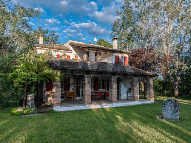 Casa indipendente in vendita a Rimini