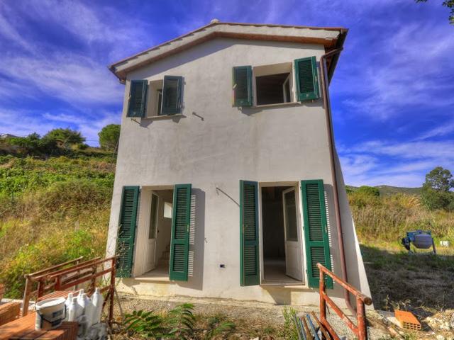 CASA INDIPENDENTE in VENDITA a RIO RIO NELL'ELBA di 3 vani