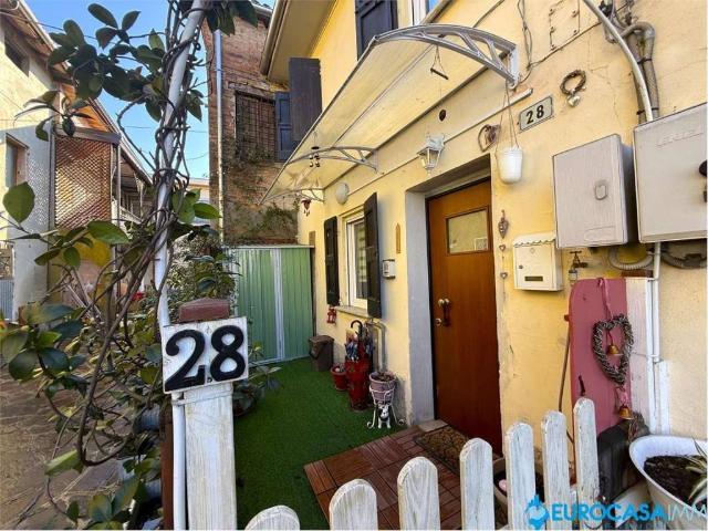 Casa indipendente in vendita a Rio Saliceto RE