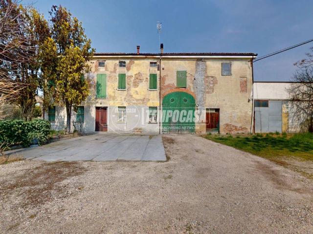 Casa indipendente in vendita a Rio Saliceto RE