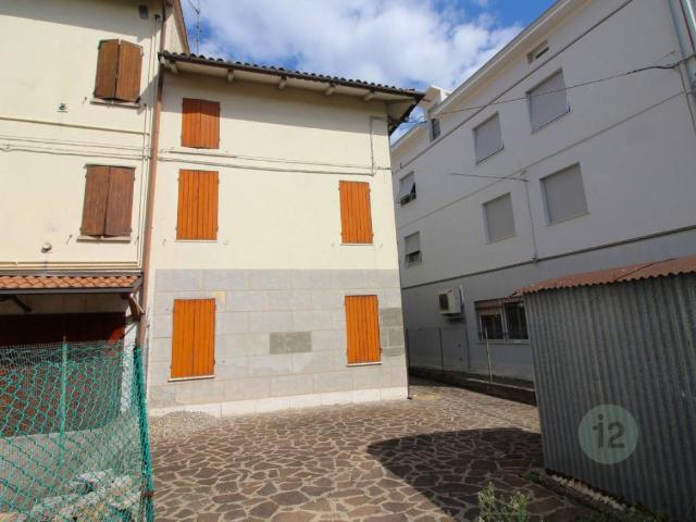 Casa indipendente in vendita a Rio Saliceto RE
