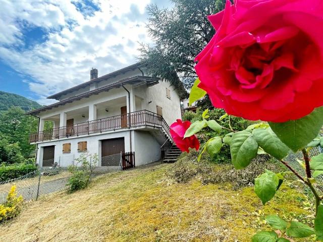 Casa indipendente in vendita a Riolunato MO