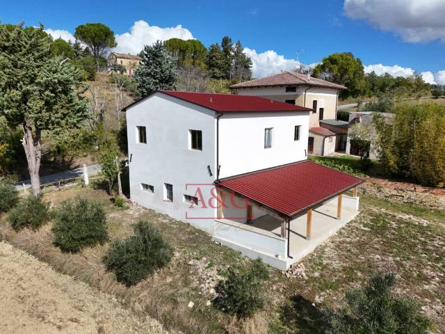 Casa indipendente in vendita a Ripe San Ginesio MC