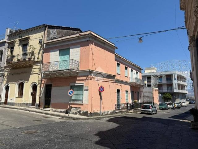 Casa indipendente in vendita a Riposto via da Bormida, 1