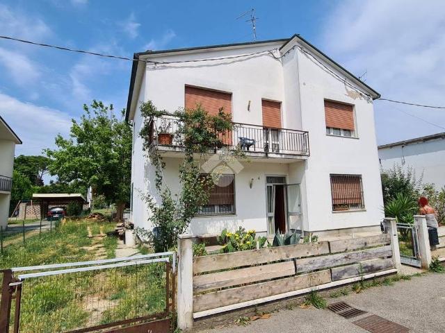 Casa indipendente in vendita a Russi RA