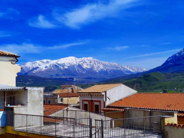 Casa indipendente in vendita a Tocco da Casauria PE