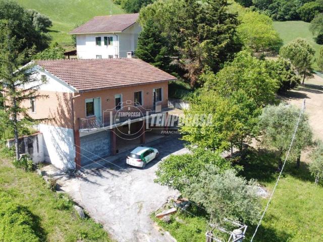 Casa indipendente in vendita a Tolentino MC