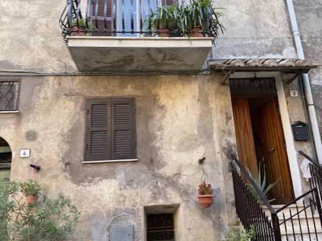 Casa indipendente in vendita a Tolfa RM