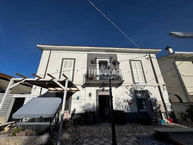 Casa indipendente in vendita a Tollo CH