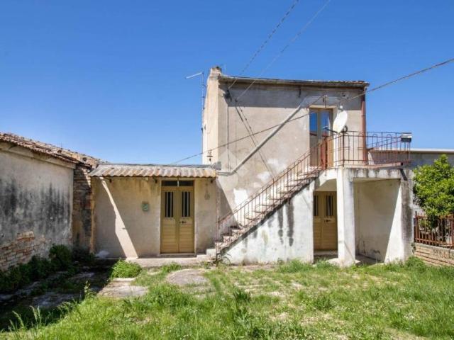 Casa indipendente in vendita a Tollo via s. Marina, 12