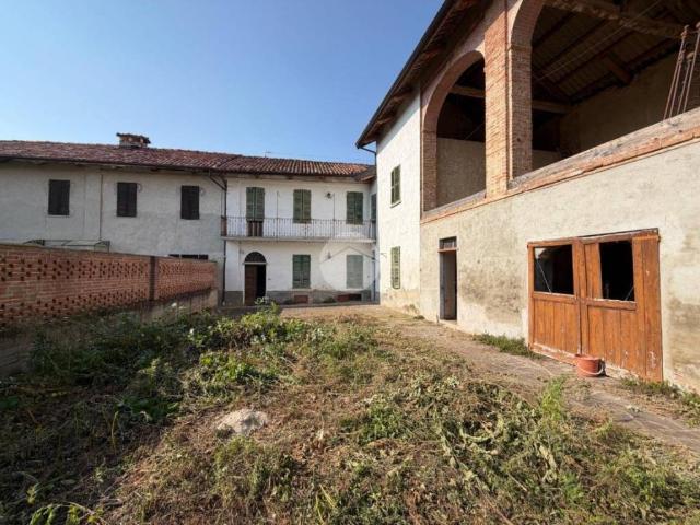 Casa indipendente in vendita a Tonco via Cavour, 7