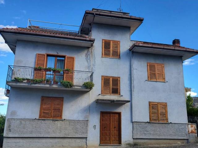 Casa indipendente in vendita a Tora e Piccilli CE