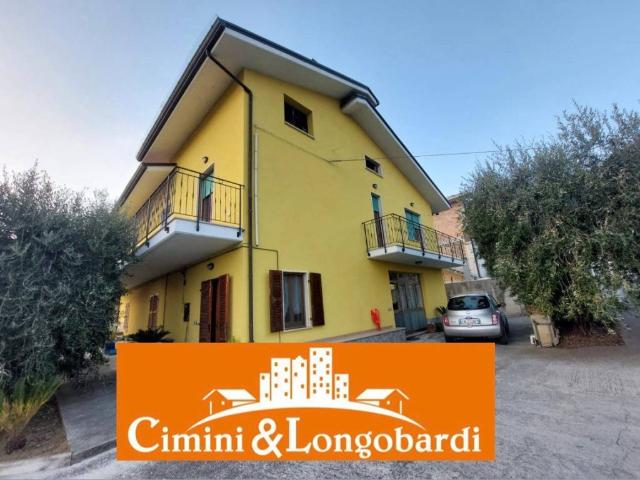 Casa indipendente in vendita a Torano Nuovo TE