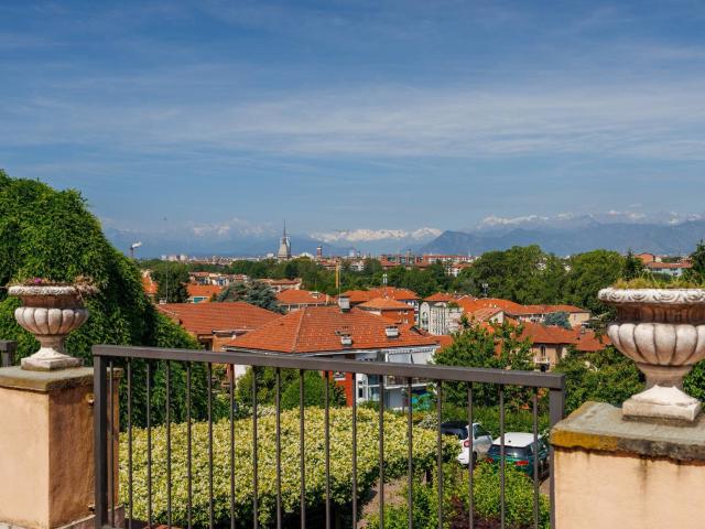 Casa indipendente in vendita a Torino, Madonna del Pilone. 250m² Torino