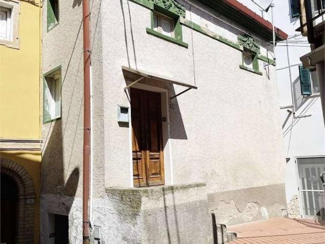 Casa indipendente in vendita a Torino di Sangro CH