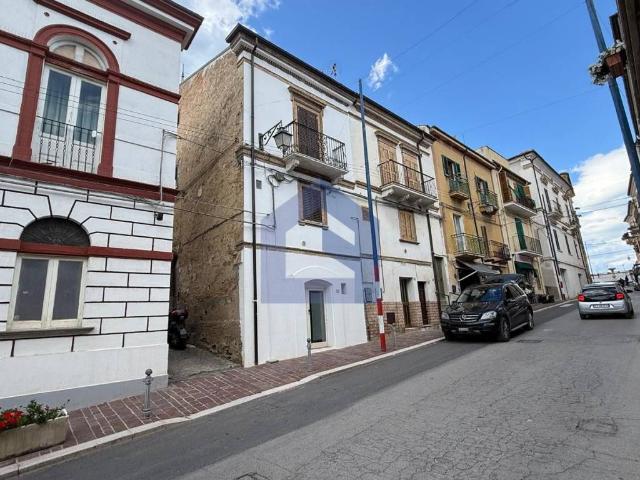 Casa indipendente in vendita a Torino di Sangro CH