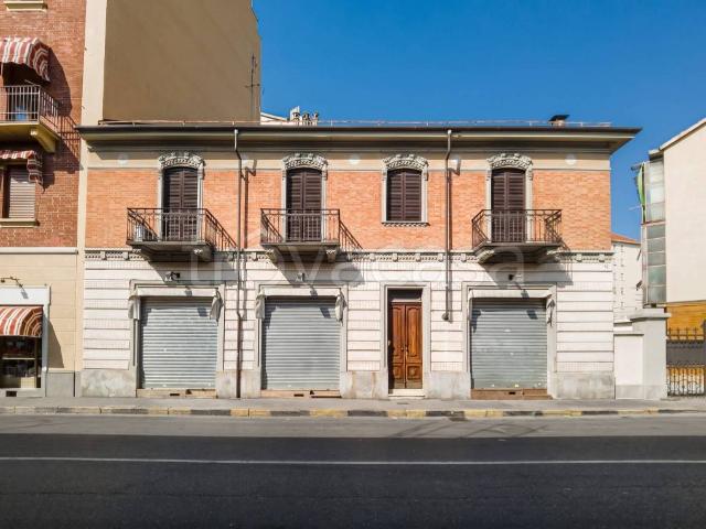 Casa indipendente in vendita a Torino via Pianezza, Lucento